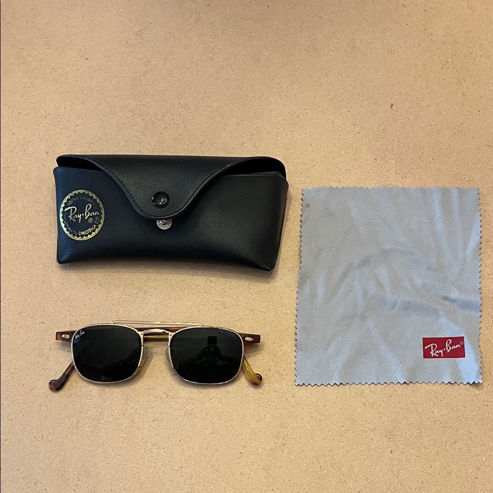 Ray-Ban Blue Ray Vintage sunglasses with Black Leather Case with Gold Logo